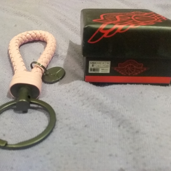 Nike mini shoe keychain - Picture 5 of 7